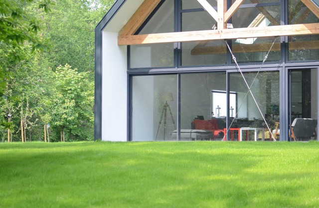 GREAT CONTEMPORARY HOUSE QUIET AND SPACIOUS SWIMMING POOL IDEAL FAMILY