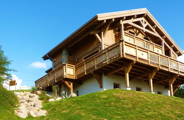 Great comfort, quiet, lake view, nature, wifi, sauna, billiards, close to ski slopes, charging station.