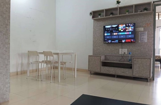 great couplefriendly family2BHK JubileeHills Rd33
