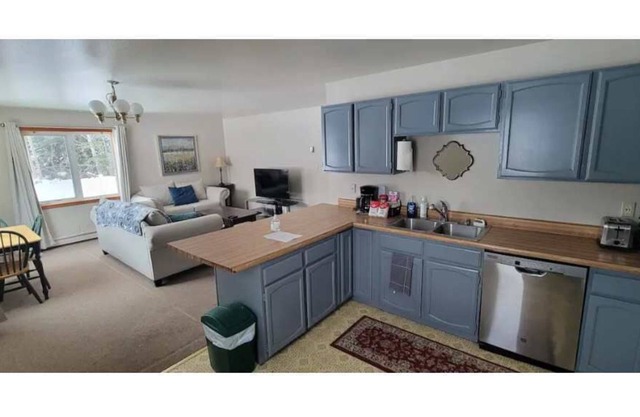 Great family retreat! Spread out in this large 2 bedroom apartment, unit #3