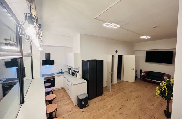 Great Flat 6 Beds 3 Bedroom Parking Wifi