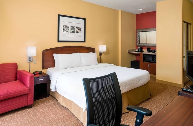 Great Games at NOW Arena! FREE Parking, Indoor Swimming Pool, Pets Allowed!