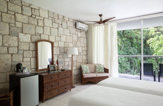 Great House Standard Room, Frenchman's Cove Resort