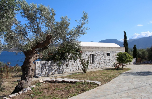 Great located, extravagant holiday house above the sea | Lakonia, Peloponnese