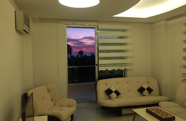 Great Residence 100m to the beach and big balcony with sea view, fully furnished