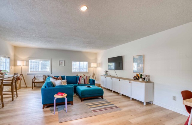 Great Seaside Location Puts Golf, Beach, and Town in Walkable Reach!