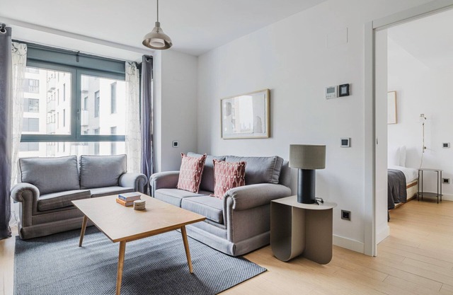 Great Valdebebas 1BR w/Gym, Padel & Pool, by Blueground