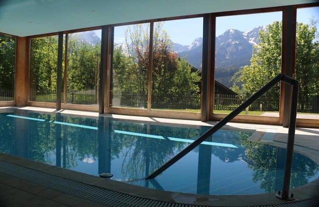 Great View spacious 3 BR flat with Pool and Gym