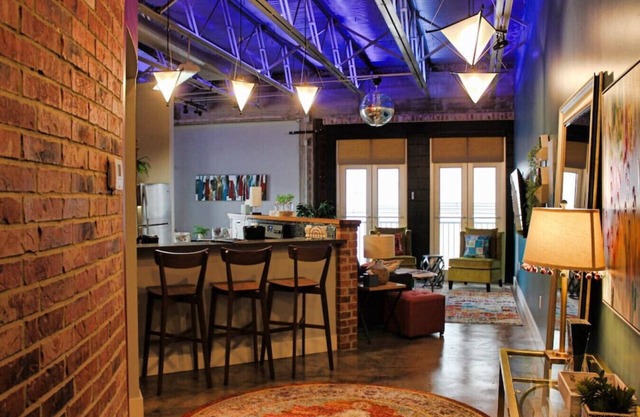 Green Door Lofts-Bo Ho Loft Silos/Downtown