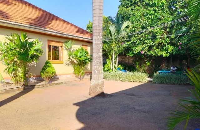 GREEN GARDENS BUSIA HOTEL