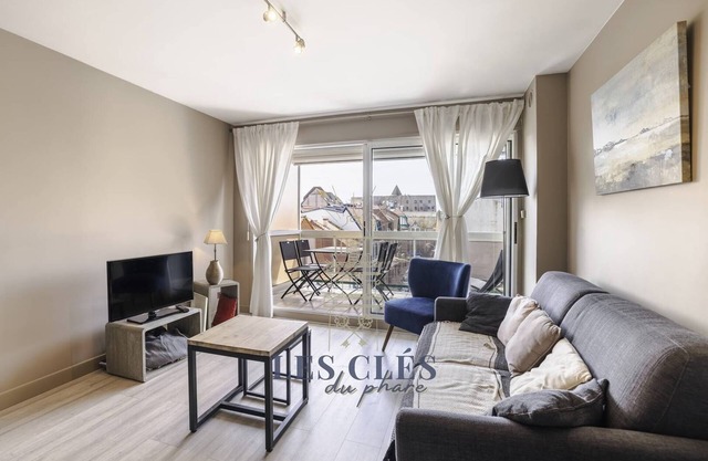 Greenwich: city center apartment