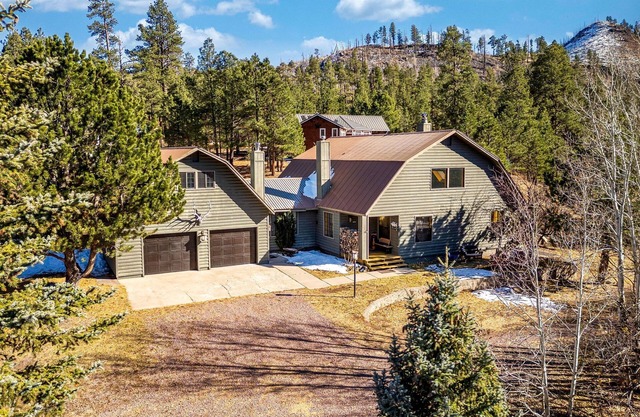 Greer Glen Lodge - 13 beds, Walk to Lil' Colorado River & Dining