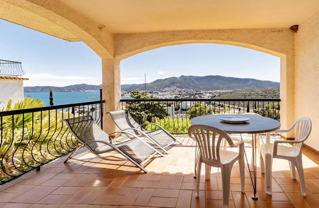 Grifeu 11 - Apartment with terrace and sea views