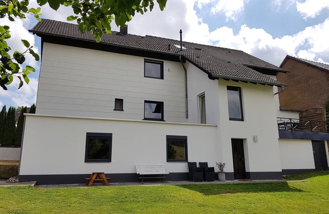 Große,und Luxe Renovierte Wohnung mit Sauna/garten, Garage und Kinderspielplatz