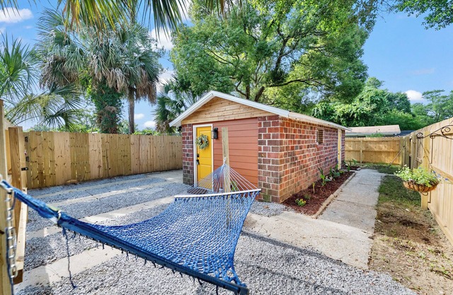 Groovy Cottage in Downtown Pensacola, Pet Friendly