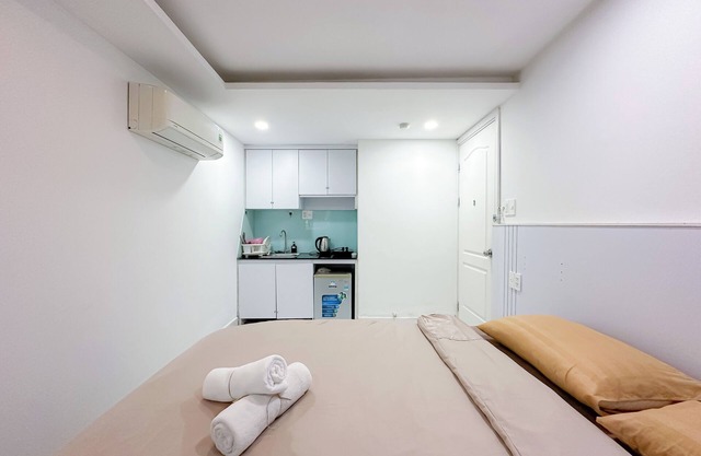 Groudfloor cozy studio in D7