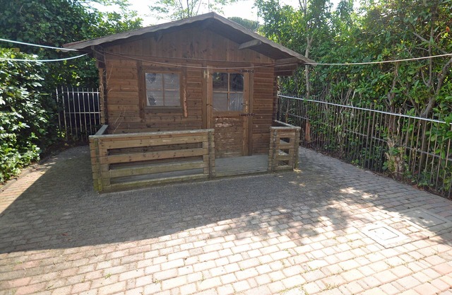 Ground floor villa with garden and large patio