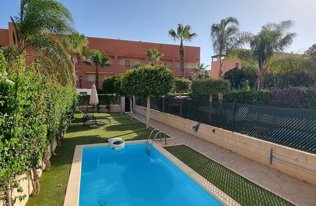 Ground floor apartment with garden and private pool, next to beach, WIFI