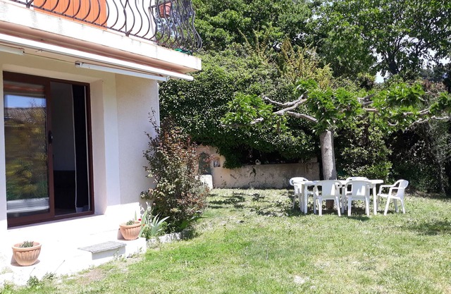 Ground floor house T2 / 3 Allauch in the heart of Provence near Marseille