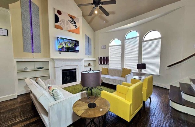 Group-Friendly Galleria Spot | 3BR | Sleeps 8