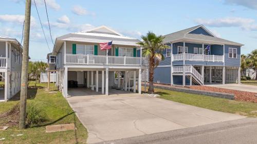 Grove Cove - 1 and half Blocks from beach - Dog Friendly