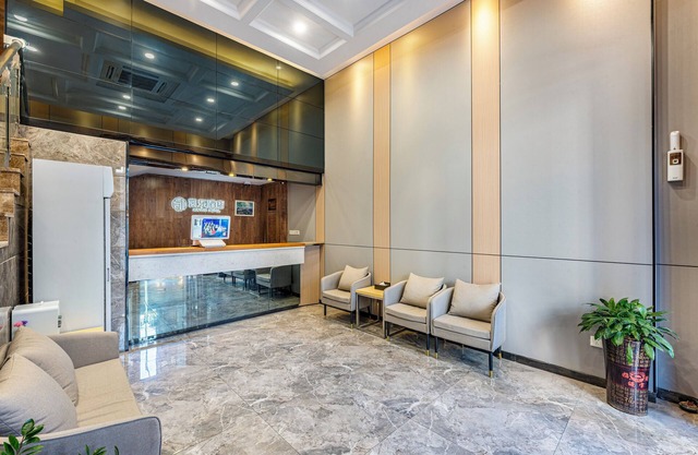 Guangzhou Kaiyue Hotel Luoxi Subway Station Branch - Free Deliver Service to Canton Fair Complex During Canton Fair Period