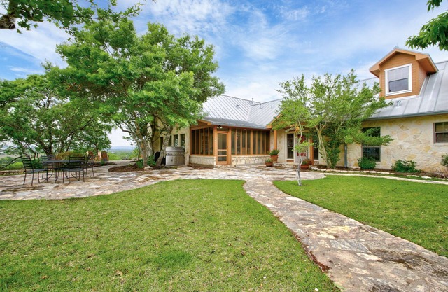Guest House @Riven Rock Ranch in Comfort TX