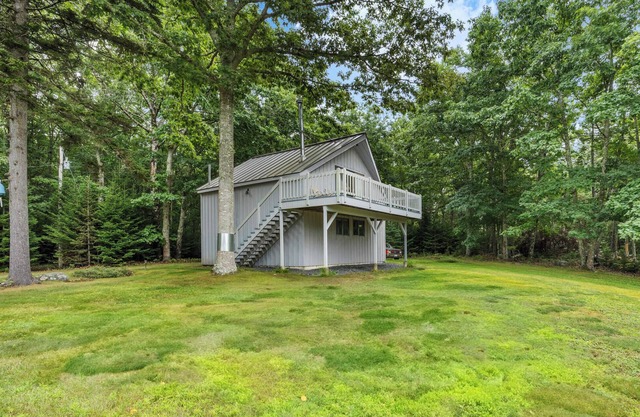 Guest studio with water access