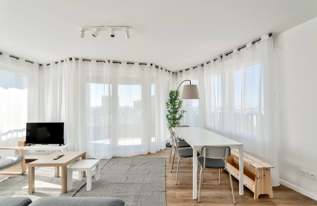 GuestReady - Bright Escape with City Views