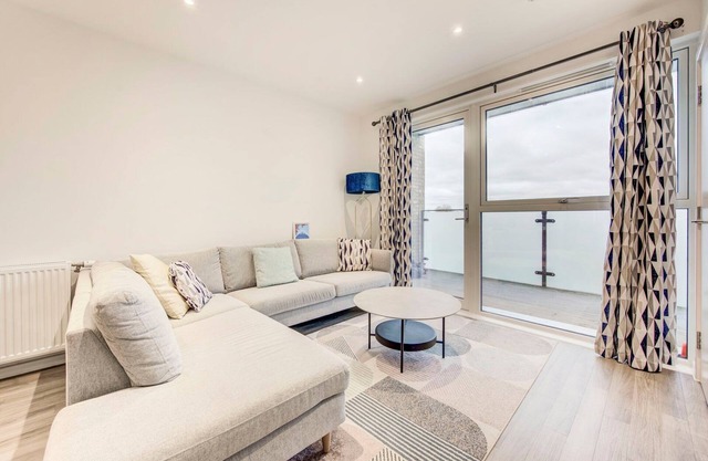 GuestReady - Cosmopolitan Living in Hounslow