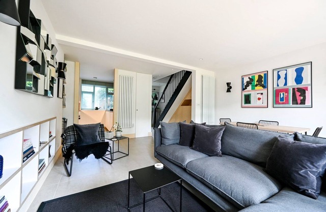GuestReady - Modern Kennington Stay