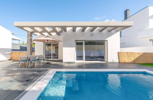 GuestReady - Striking Hideaway in Almada