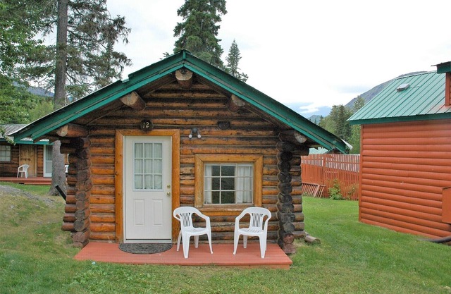 Gwin's Lodge Fir Log Cabin #12