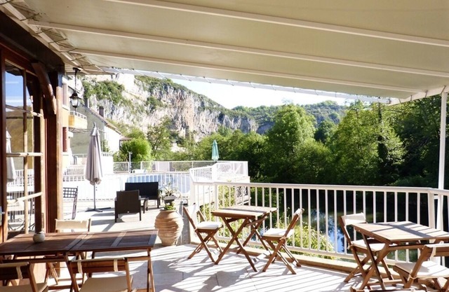 Hôtel des Grottes