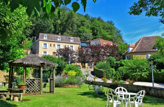 Hôtel Restaurant Plaisance-Piscine couverte et chauffée- Proche Sarlat-