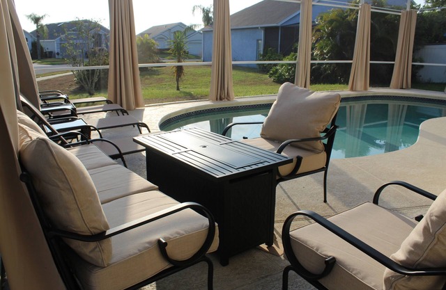 H&K Florida Vacation Villa, Entire Villa near Disney/Universal Theme Parks and Golf! Pool, Firepit, .