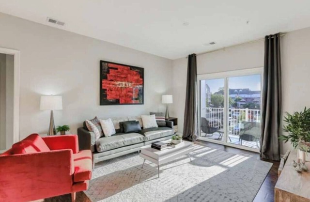 H4N Watermark | 1Bd Apartment in Norfolk