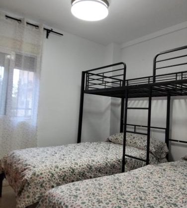 Habitación Cama Literas Mixta Castilleja de la Cuesta
