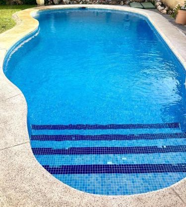 Habitación,Piscina y Jardín