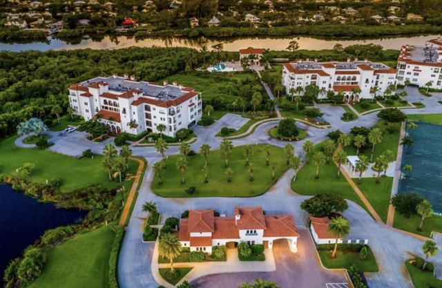 Hacienda Del Mar - Lanai/Outdoor Kitchen/Water view/Pools/Marina/Gym/Tennis