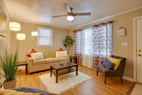 Half-Mi to Dtwn Hinesville Family Home with Yard!