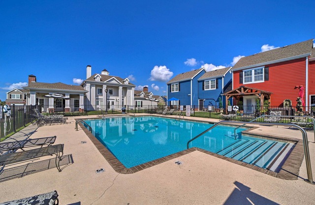 Half-Mi to Grand Lake: Townhome w/Hot Tub
