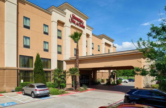 Hampton Inn & Suites Austin South Buda