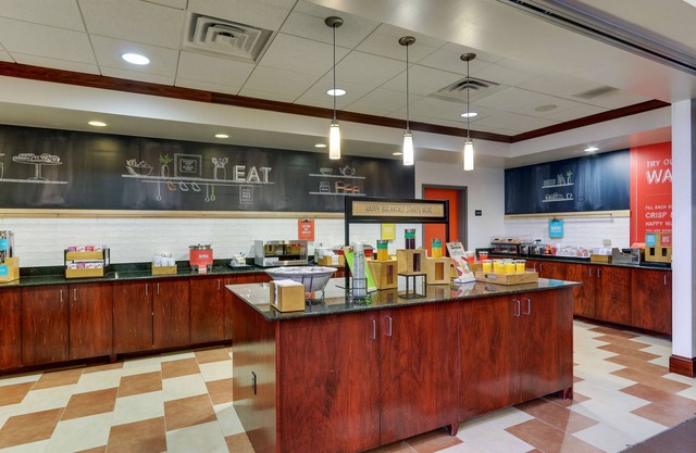 Hampton Inn & Suites Indianapolis-Airport
