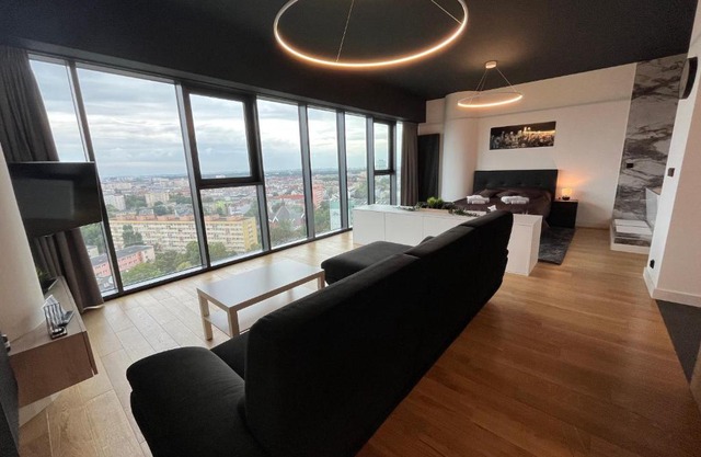 Hanza Tower - Luxurious Apartment 60m2 - 15th Floor City View