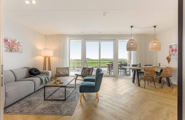 Harbour-View Apartment