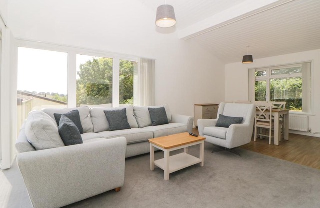 Harcombe House Bungalow 8