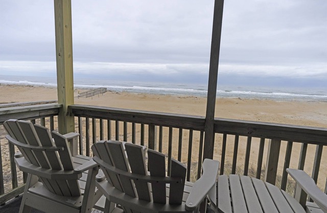 Hatteras Heaven® - Oceanfront 2BR/2 Bath Condo - Pool, Renovated Kitchen, King