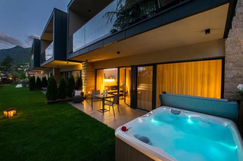 Haus Gregori Modern & Central Stay in Vineyard with Rooftop & Served Breakfast