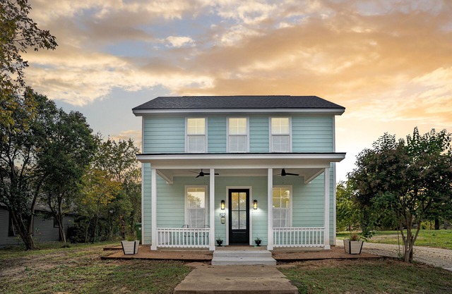 Haven House, Luxury Design and 2 miles from Silos and Baylor